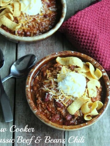 Slow Cooker Classic Beef and Beans Chili 378 Calories 9 weight watcher points plus