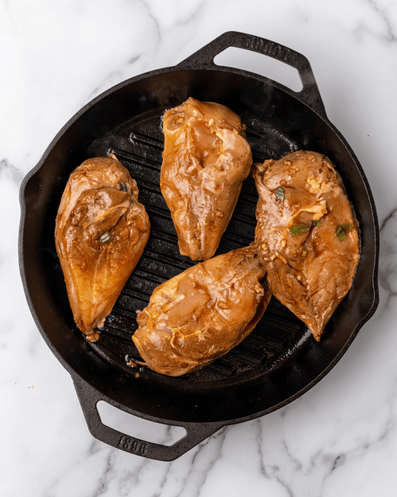 marinated chicken in grill pan