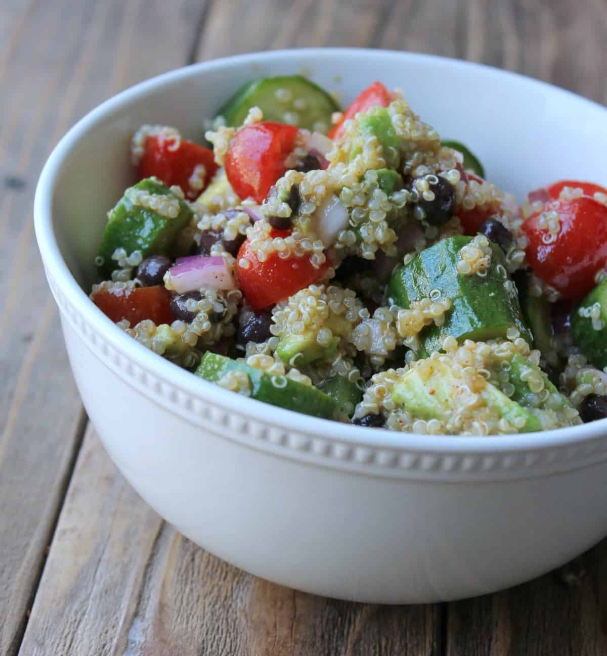 Mexican Quinoa Salad - Organize Yourself Skinny