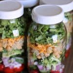 Mason Jar salotos: žalumynai ir senovės grūdai („CoreLife Copycat Recipe“) #masonjarsalad