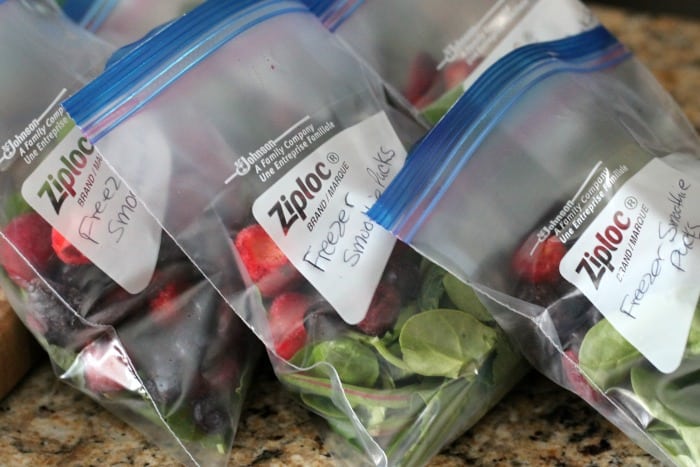 14 Ways to Prep Make-Ahead Smoothie Packs Like a Champ | Hello Glow