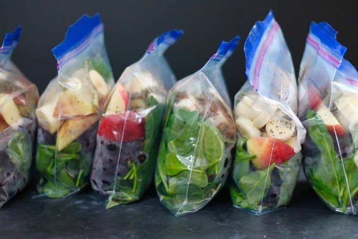 smoothie bags as a make ahead breakfast freezer meal 