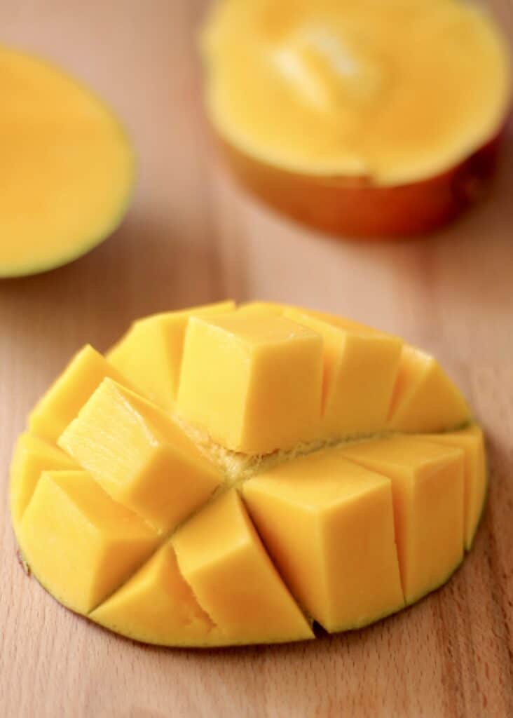 How to cut a mango for beginners 