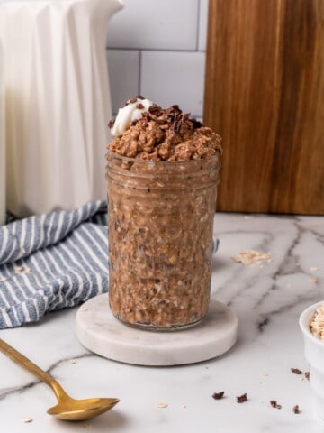 chocolate overnight oats in a mason jar