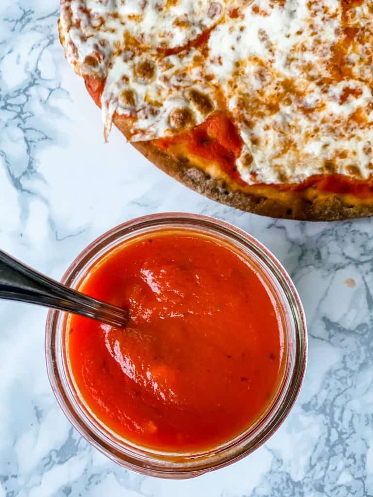 low carb pizza sauce in a glass mason jar