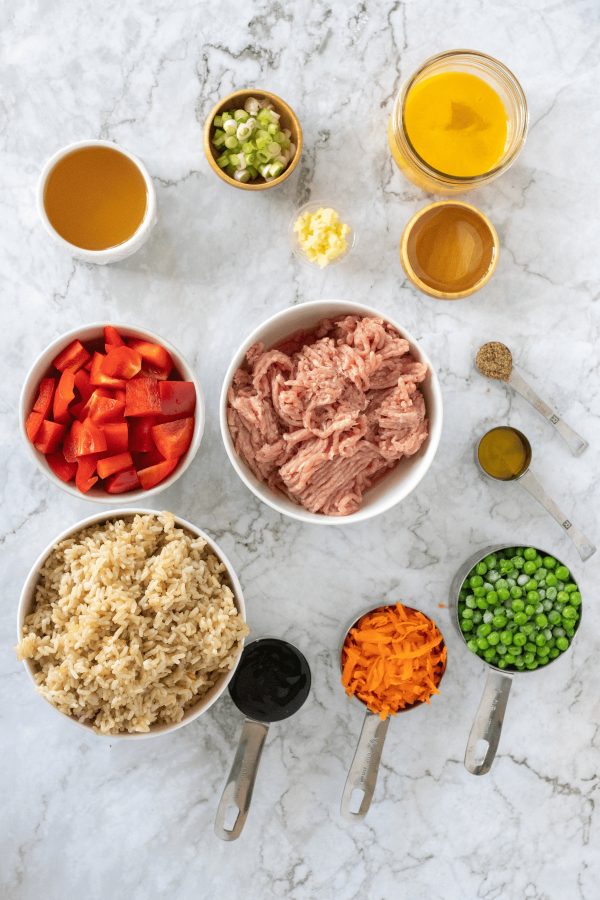 ingredients to make healthy turkey fried rice.