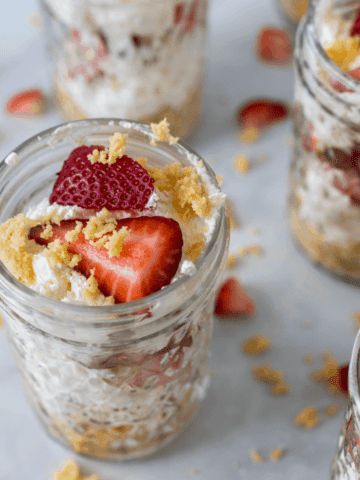 no-bake strawberry cheesecake