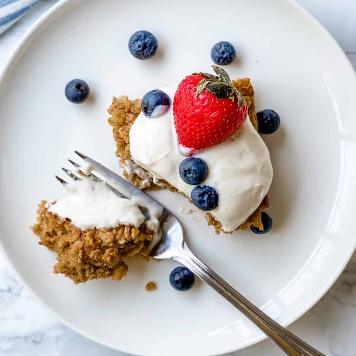 Delicious baked oatmeal recipe with yogurt and fruit.