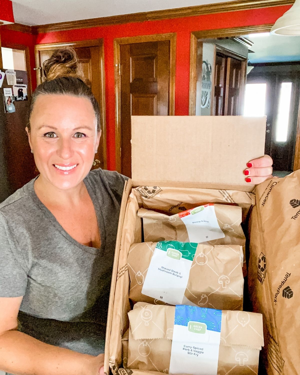 Tammy Overhoff with a Green Chef meal kit box for her review