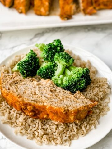 Buffalo chicken meatloaf is low-carb, high protein, and packed with delicious flavor. Easy weeknight healthy dinner that everyone loves.