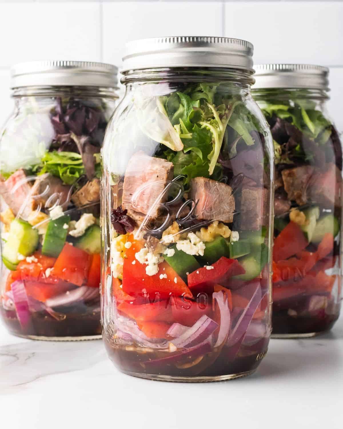 close-up picture. of steak salad mason jar salad recipes 