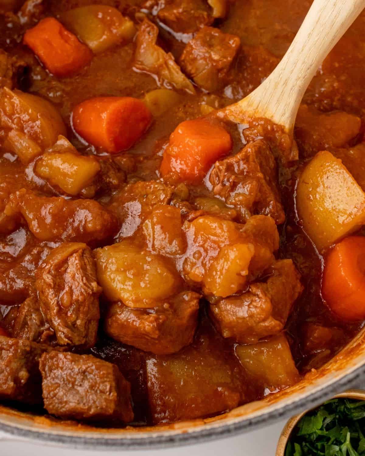 close-up picture of the gunnies beef stew.
