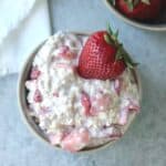 strawberry cheesecake overnight oats