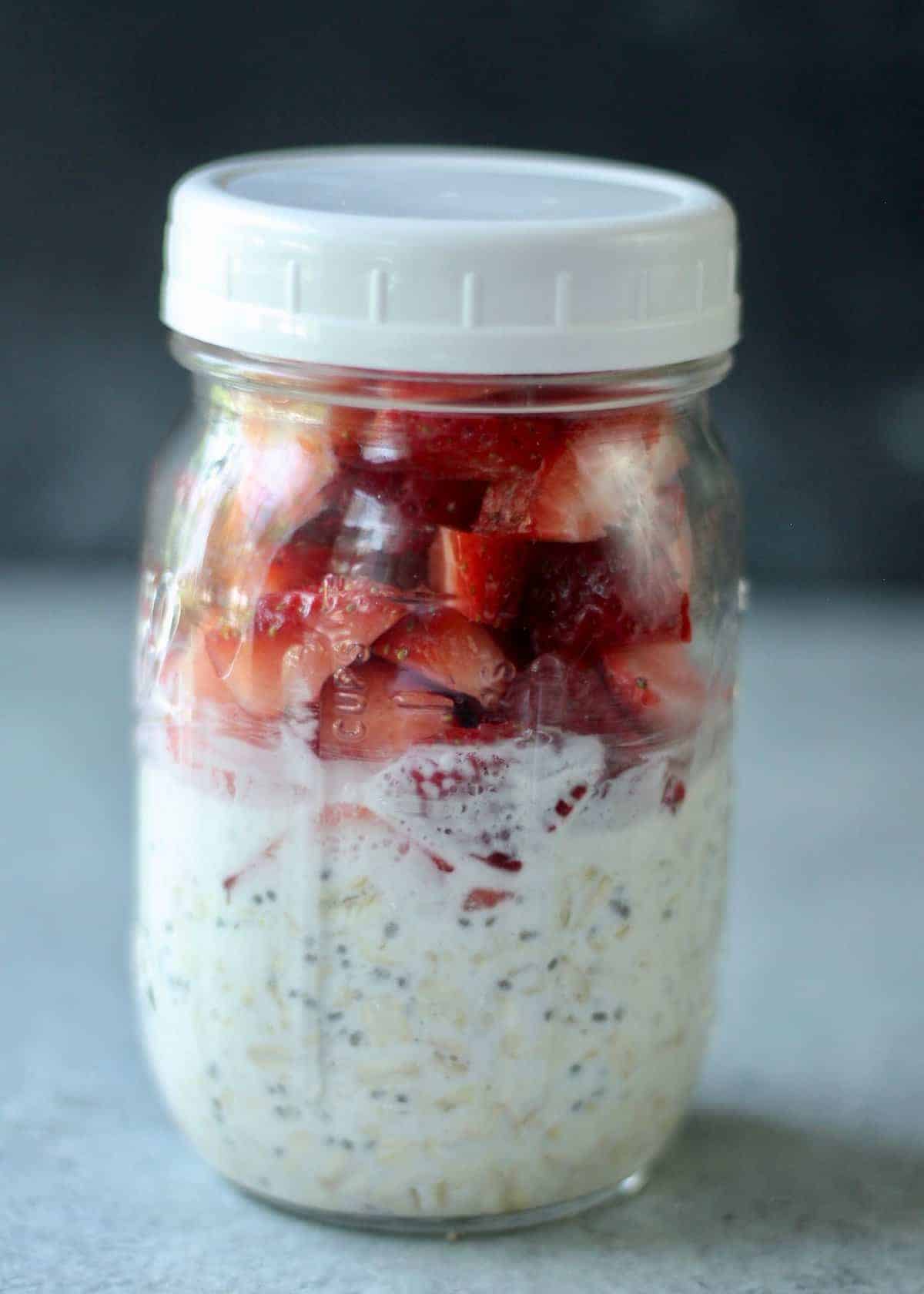 Overnight Steel Cut Oats Breakfast Jars - The Simple Veganista