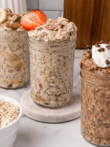 three jars of overnight oats.