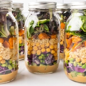 Easy Detox Salad In A Jar - Organize Yourself Skinny