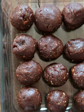 chocolate-protein-balls-in-a-glass-container