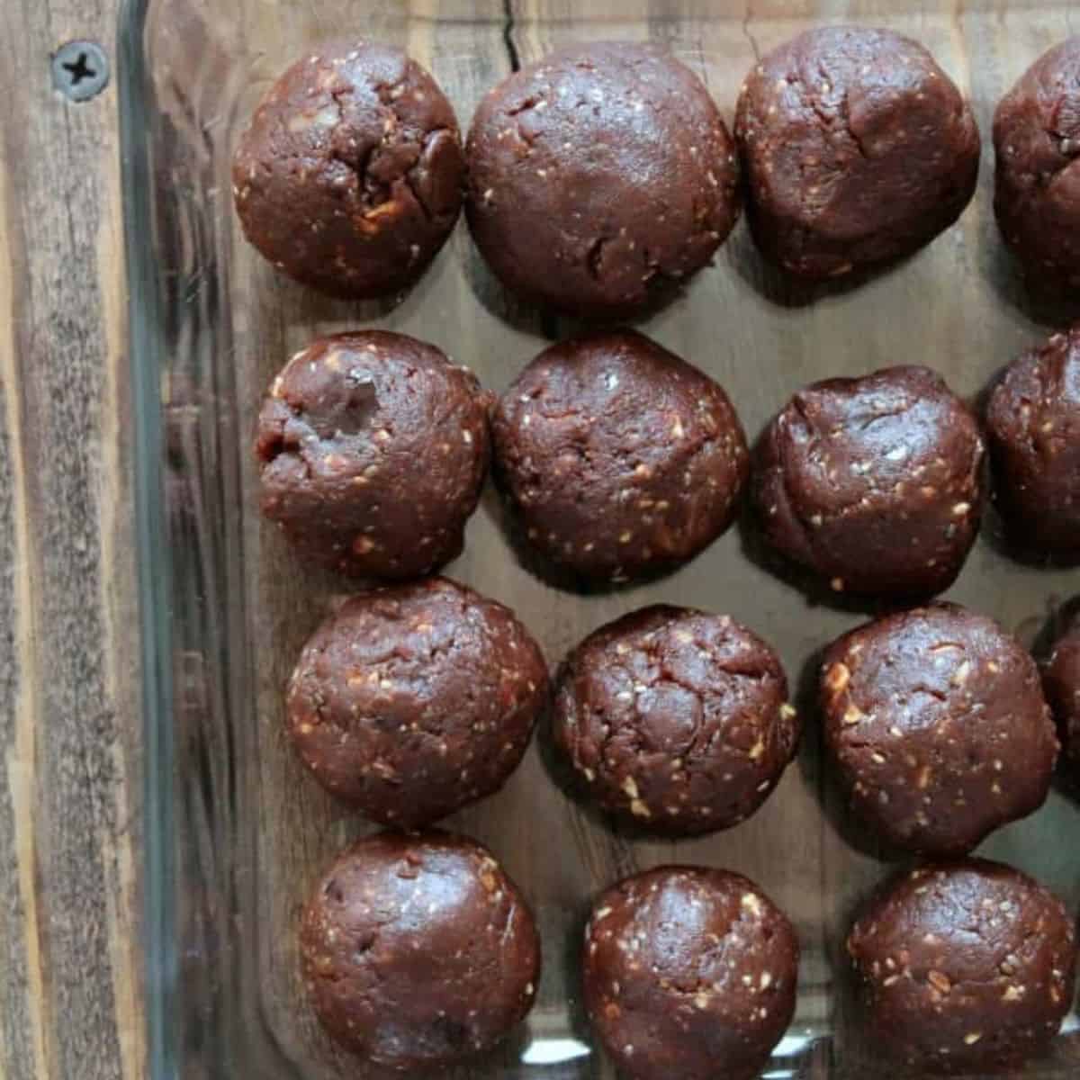 Chocolate Peanut Butter Protein Balls - Organize Yourself Skinny