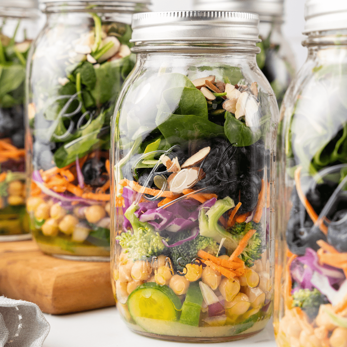 https://www.organizeyourselfskinny.com/wp-content/uploads/2023/02/mason-jar-salads.png