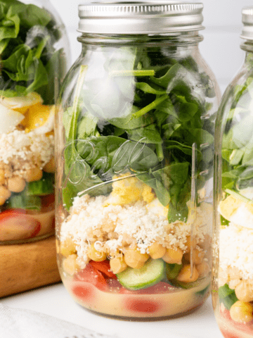 Easy Detox Salad In A Jar - Organize Yourself Skinny