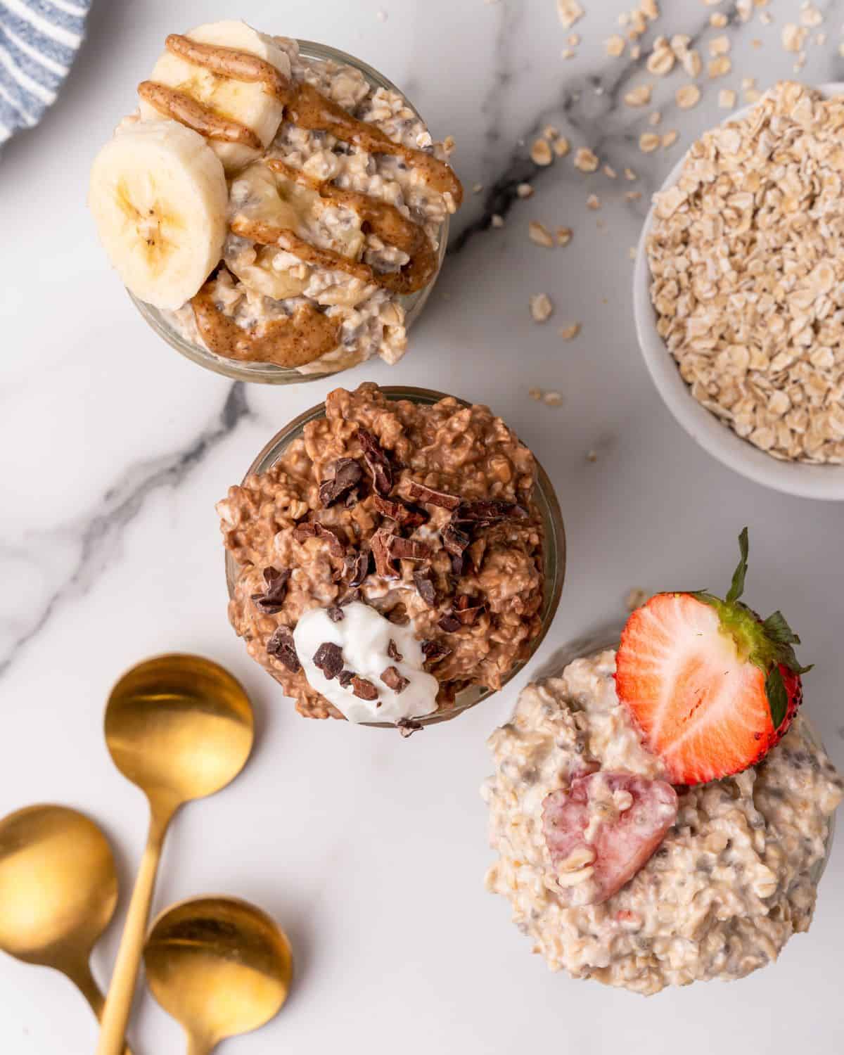 overhead picture of overnight oats.