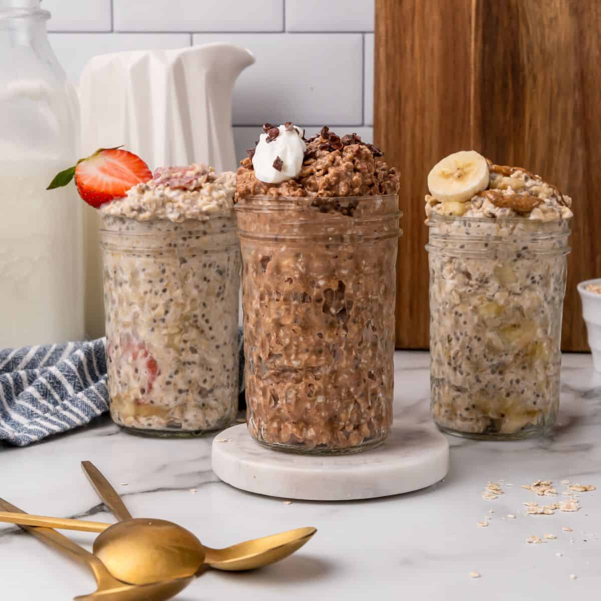 weight loss overnight oats. Three jars next to each other.